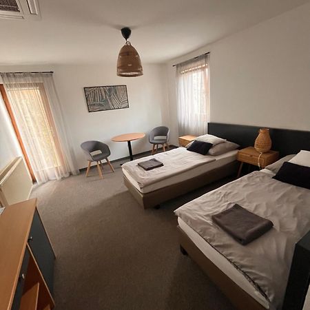 Jonathan Bed&Pizza โคมารม ภายนอก รูปภาพ