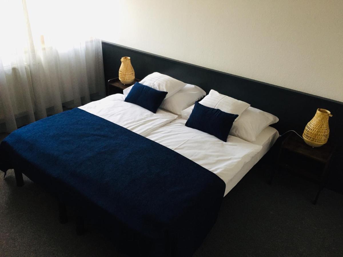 Jonathan Bed&Pizza โคมารม ภายนอก รูปภาพ