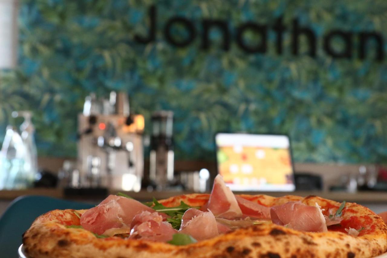 Jonathan Bed&Pizza โคมารม ภายนอก รูปภาพ
