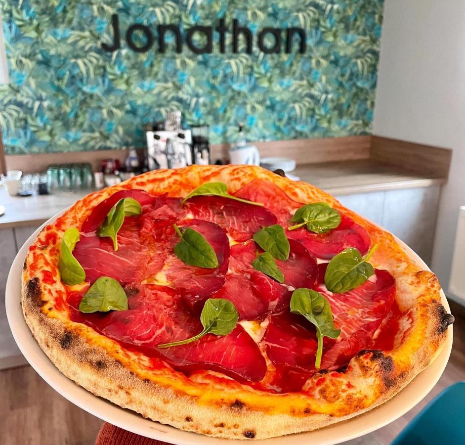 Jonathan Bed&Pizza โคมารม ภายนอก รูปภาพ